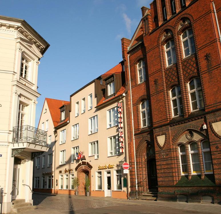 Altstadt Hotel Zur Post Stralsund Exterior foto